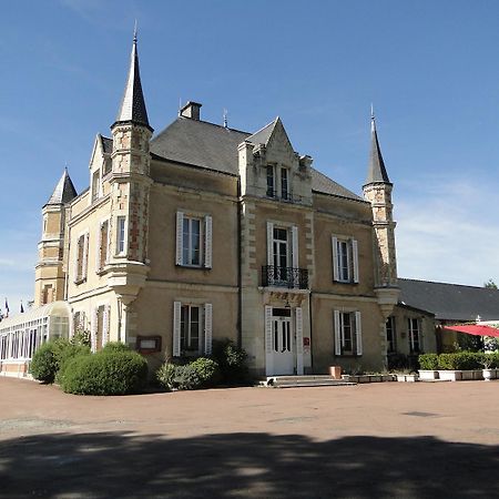 Hôtel La Ferrière Châteaubriant Exterior foto