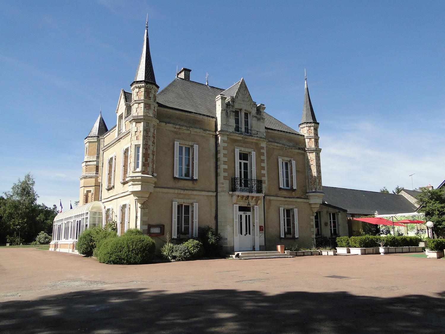 Hôtel La Ferrière Châteaubriant Exterior foto
