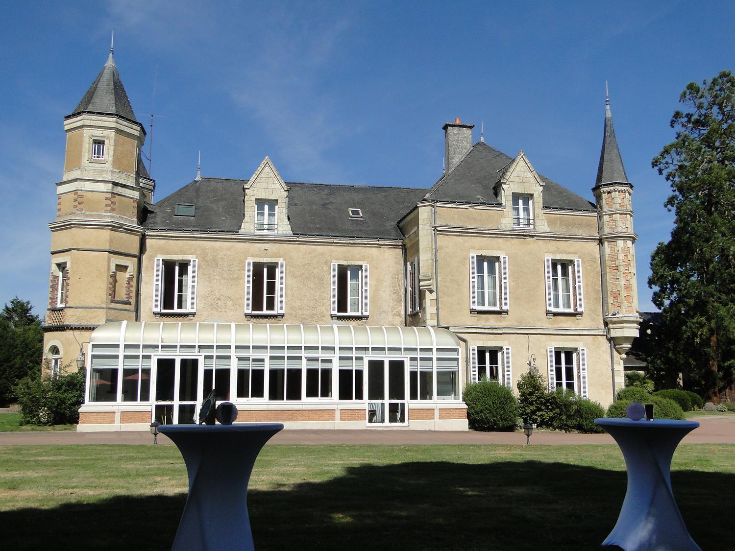 Hôtel La Ferrière Châteaubriant Exterior foto