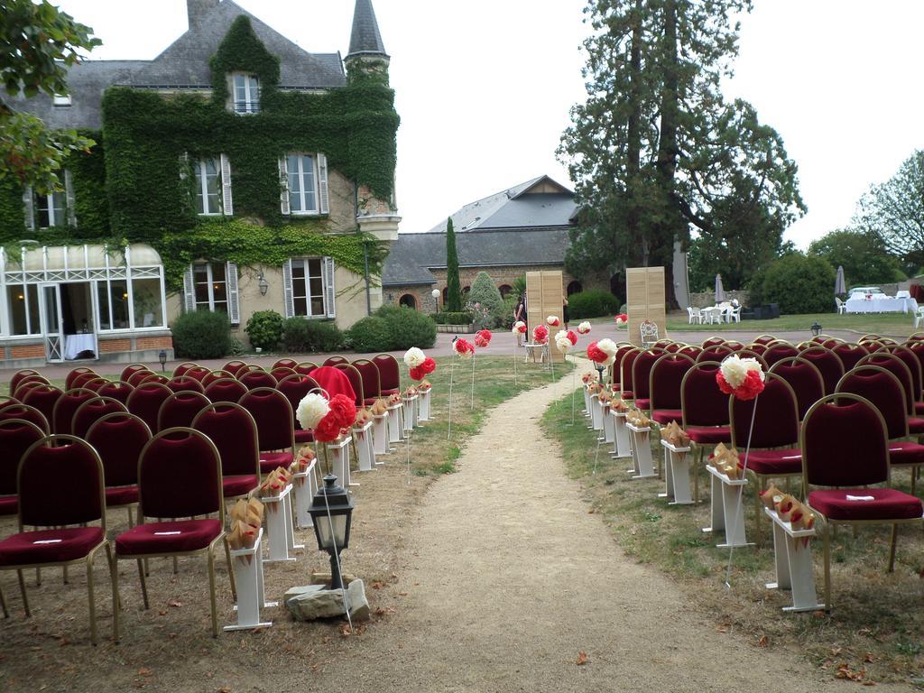 Hôtel La Ferrière Châteaubriant Exterior foto